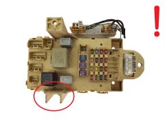 Caja Reles / Fusibles Toyota 82730-0D040 20831