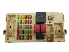 Caja Reles / Fusibles Alfa Romeo 46558758