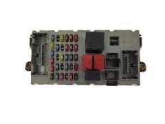 Caja Reles / Fusibles Fiat 46795988 NPL 46552681 CPL Delphi 18390