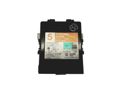 Controlador De Cierre Volvo 9166196 151300-8050 Denso 31006