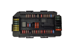 Caja Reles / Fusibles 6114 V7 922487903 19098.000.001 BMW