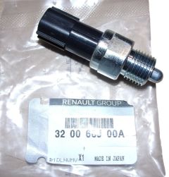 Sensor De Marcha Atrás Nueva Original 320066J00A Renault