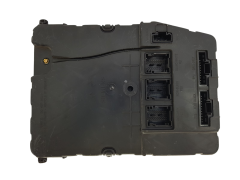 Controlador UCH X84 N3 8200306437 S118400310K Renault Siemens 1518