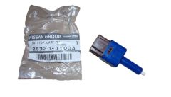 Sensor De Marcha Atrás Nueva Original 25320JY00A Renault