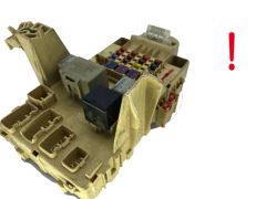 Caja Reles / Fusibles Toyota 82730-0D040 50610