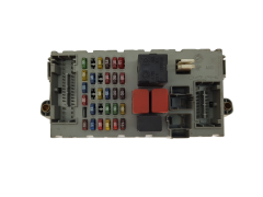 Caja Reles / Fusibles Fiat 46774357 NPL 46552681 CPL Delphi 20551