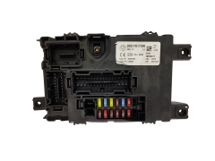 Caja Reles / Fusibles Fiat 00517817590 28050017 Delphi 19713
