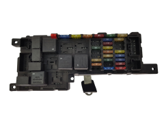 Caja Reles / Fusibles Volvo 9452993 518322110 19034