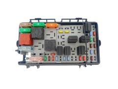 Caja Reles / Fusibles 13217387 EA Opel  GM 