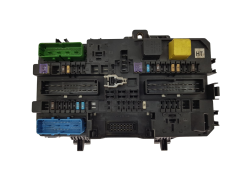 Caja Reles / Fusibles 13222173 5DK008669-33 Opel GM Hella 20608