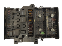 Caja Reles / Fusibles Chrysler P4707693 19632