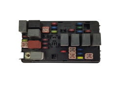 Caja Reles / Fusibles Chevrolet 96427973 Tyco 20151