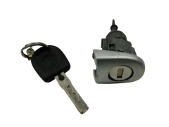 Cerradura Puerta Izquierdo Delantero  VW Golf 4 1U0837167C /168C