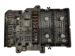 Caja Reles / Fusibles Dodge P04707784AB 19627