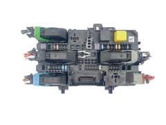 Caja Reles / Fusibles 13222173 5DK008669-33 Opel  GM Hella 40216