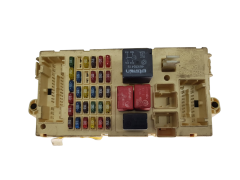 Caja Reles / Fusibles Fiat 46798452 NPL 46758963 19717