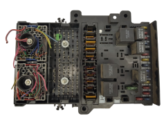 Caja Reles / Fusibles Chrysler P4707794