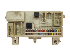 Caja Reles / Fusibles 8690720 519096127 Volvo