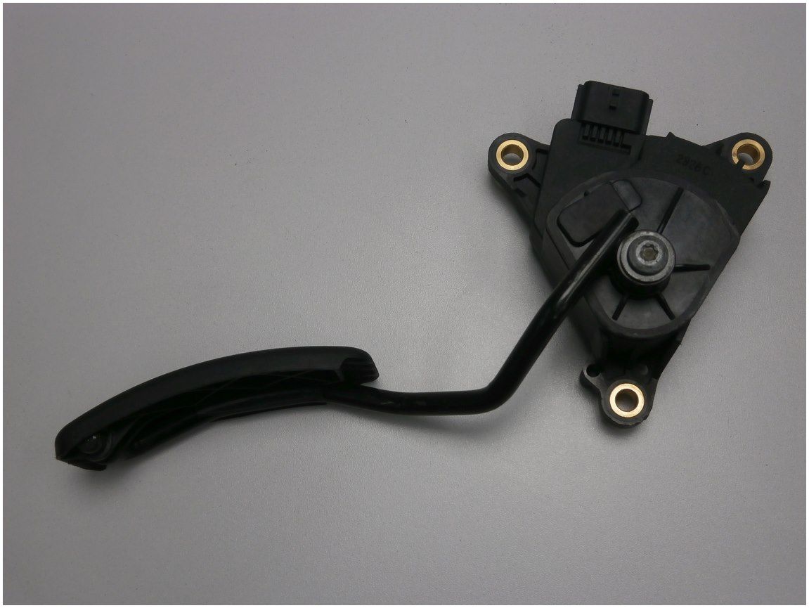 Potencjometr Pedału Gazu Megane II 2 8200153270 main product photo