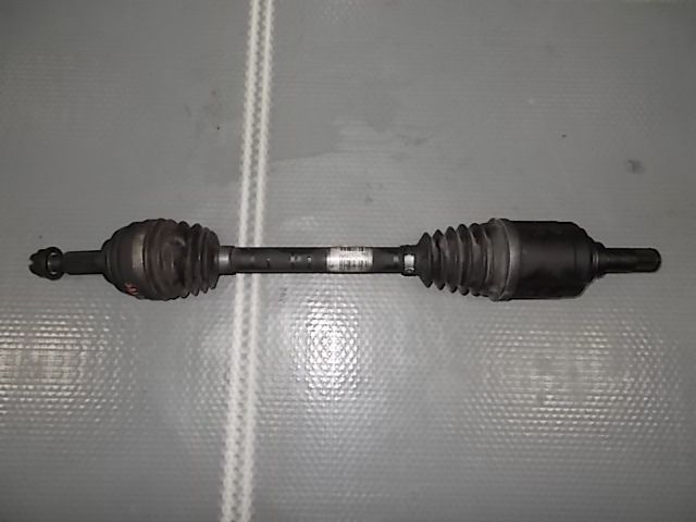 Półoś napędowa lewa Dacia Sandero I Stepway 1,5 dci 8201052990 main product photo