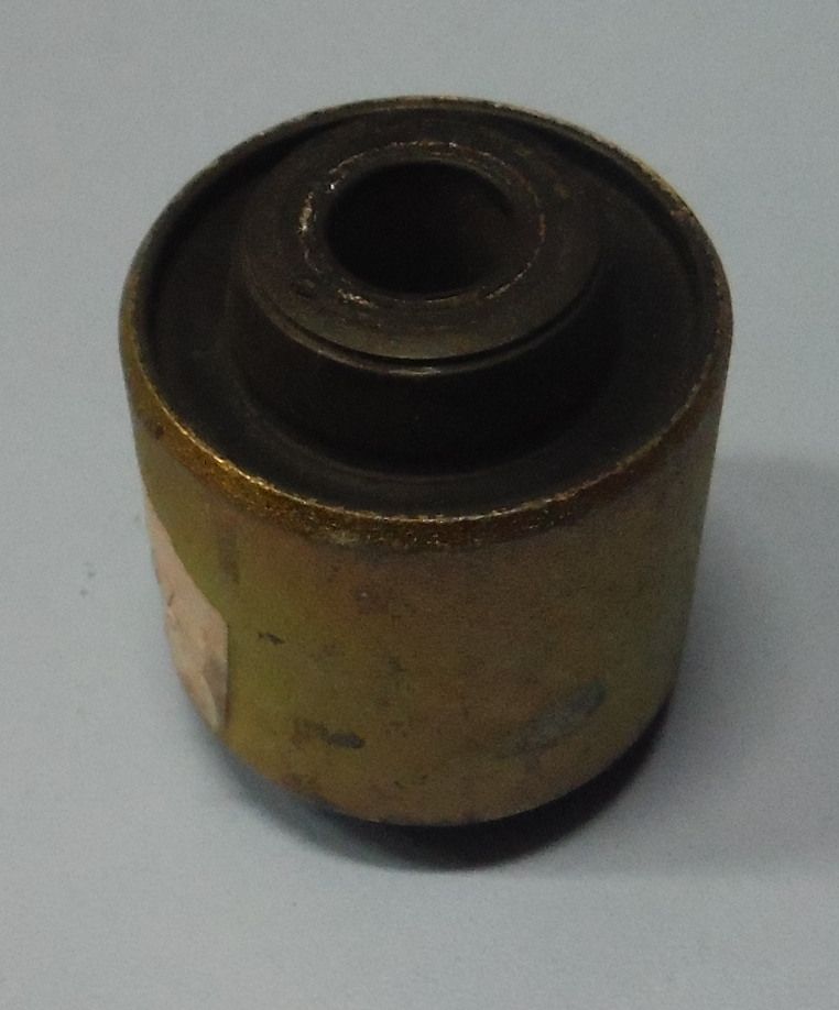 Tuleja Wahacza Clio I 1 7700799065 Przód Dolna Silentblock Renault 52023808 METZGER main product photo